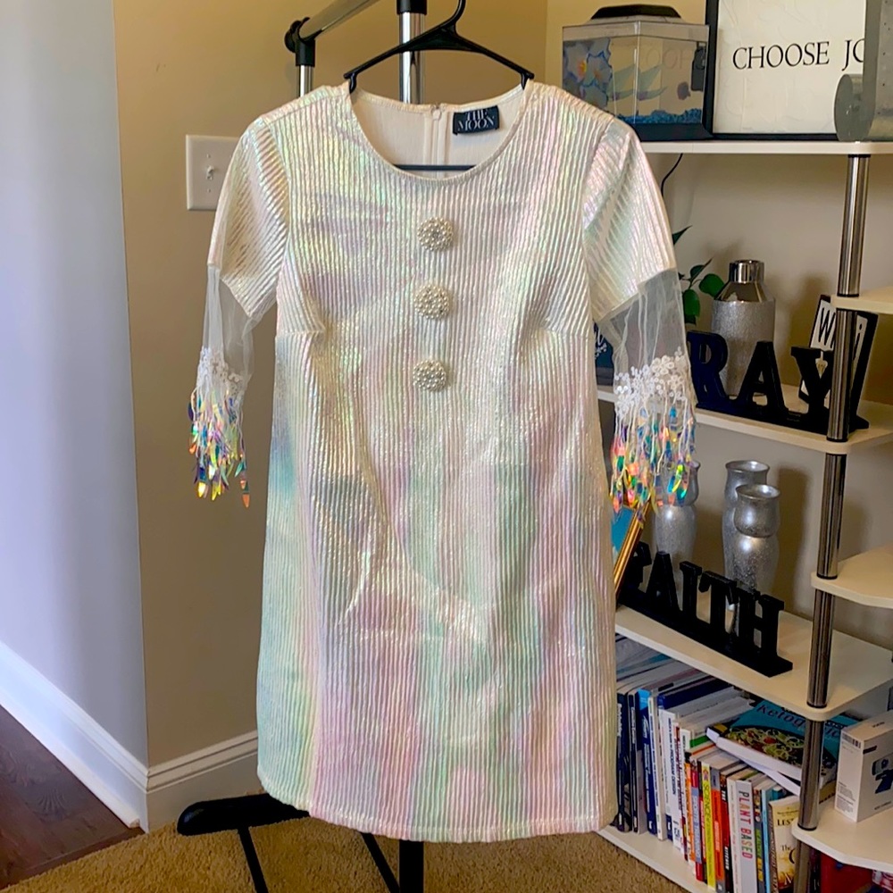 White party dress with fringe sleeves
